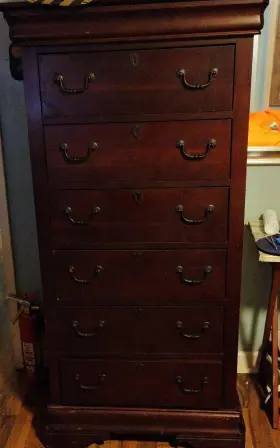 790-6472-0877 Broyhill 6 Drawer Chest Of Drawers Local Pickup Only