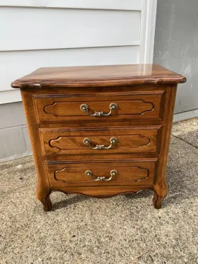 26-9300 Ethan Allen #26-9300 Beautiful Country French Chairside Chest 236 Fruitwood