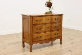 56216 Ethan Allen Country French Vintage Maple Dresser Or Chest #56216
