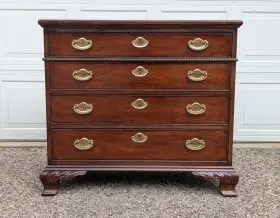 Henredon 5001-48 Vtg Mahogany Chest Of Drawers Dresser Brass Shell Pulls Carved Feet