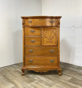 391-307 Lexington Furniture Door Chest Victorian Sampler Collection