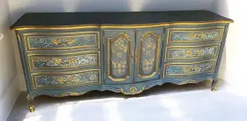 Thomasville 21135 Stunning Nine Drawer French Provincial Dresser